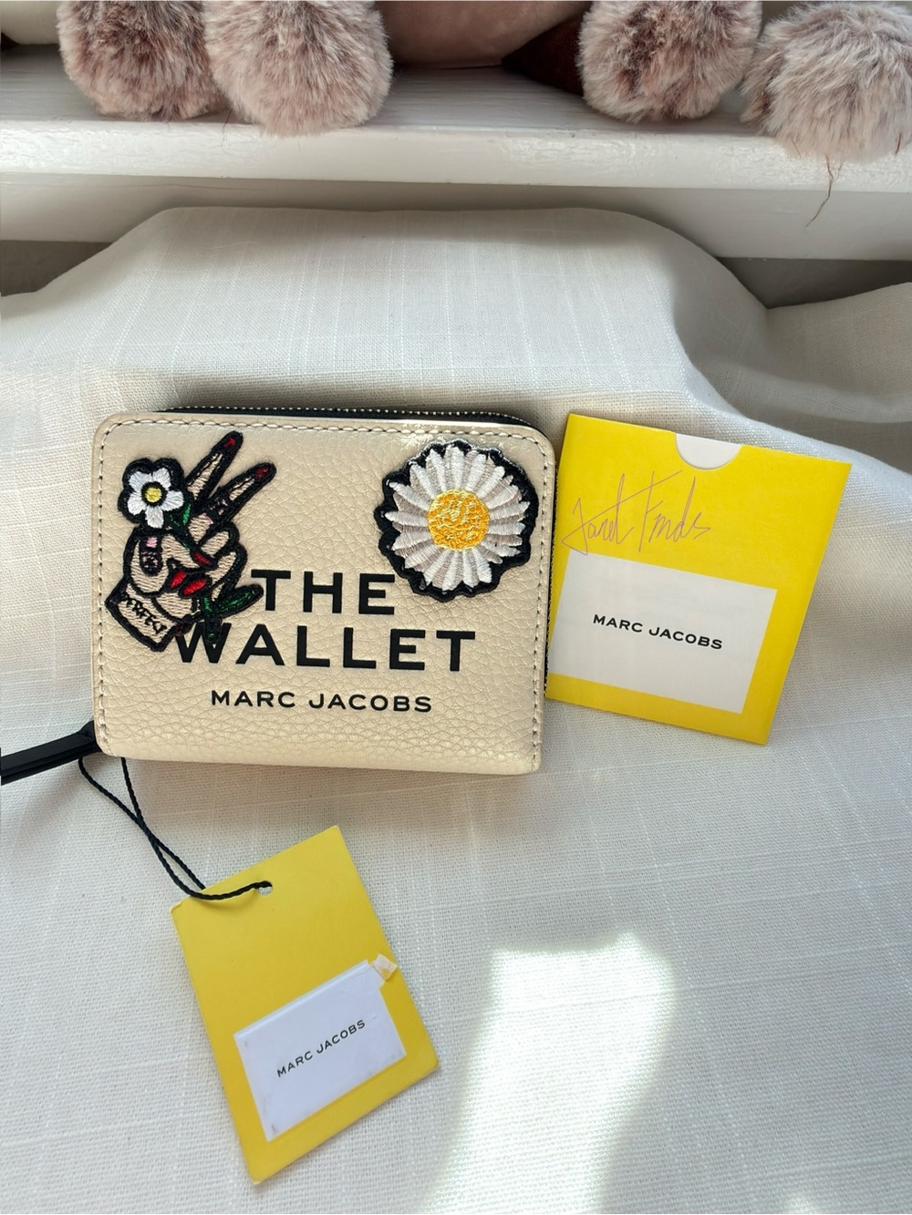 NWT ✌🏻 Marc Jacobs The Mini Compact Wallet in Cloud White Multi.